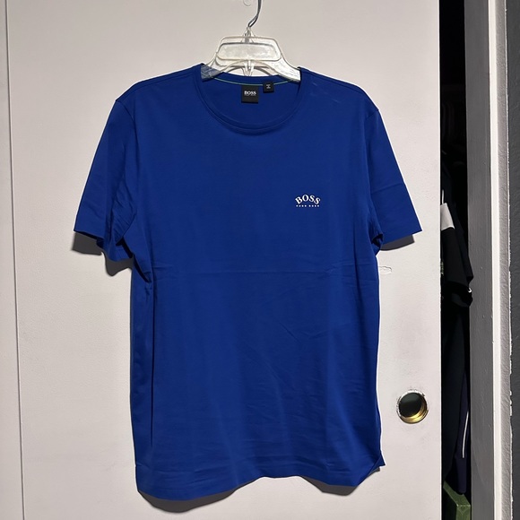 Hugo boss T-shirt - Picture 1 of 2